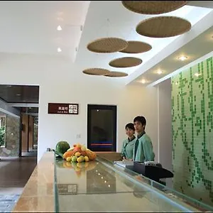 Liu He Health Wan Bo 酒店